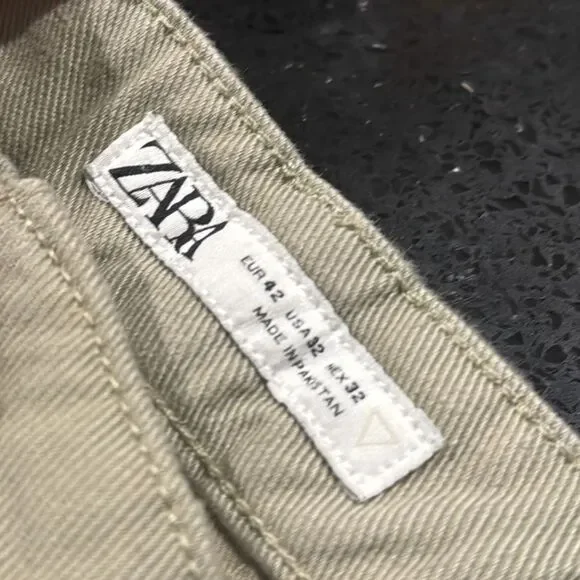 Zara Men's Straight Jeans in Olive